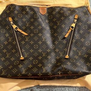 Authentic discontinued LV Delightful GM.